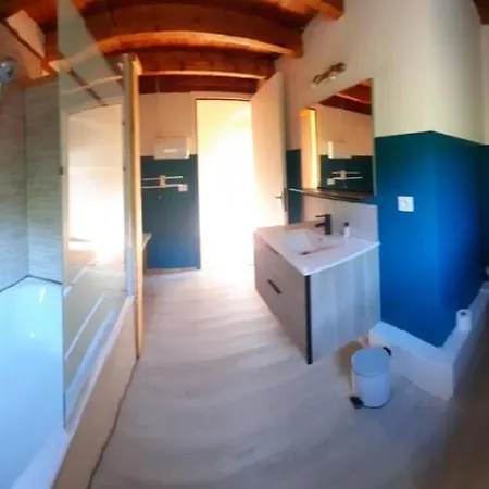 Maison Renovee Au Sommet Du Village