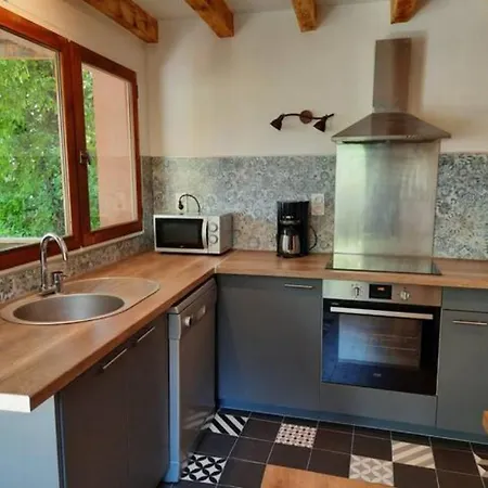 Holiday home Maison Renovee Au Sommet Du Village Llo