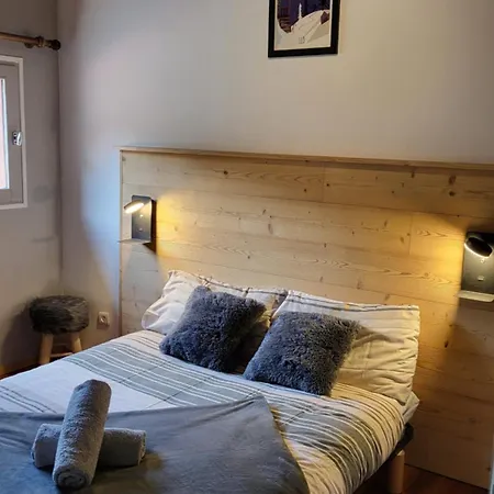 Maison Renovee Au Sommet Du Village Holiday home Llo