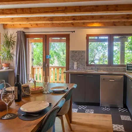 Holiday home L'ecrin De - Nature, Vue Montagne, Wifi *
